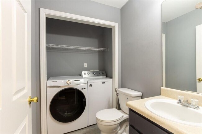 Building Photo - 6726 Gallant Ct SE