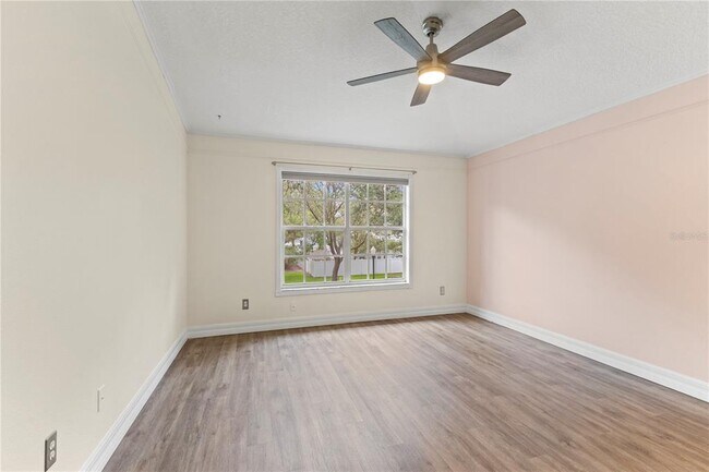 Building Photo - 9307 Poplar Creek Ct