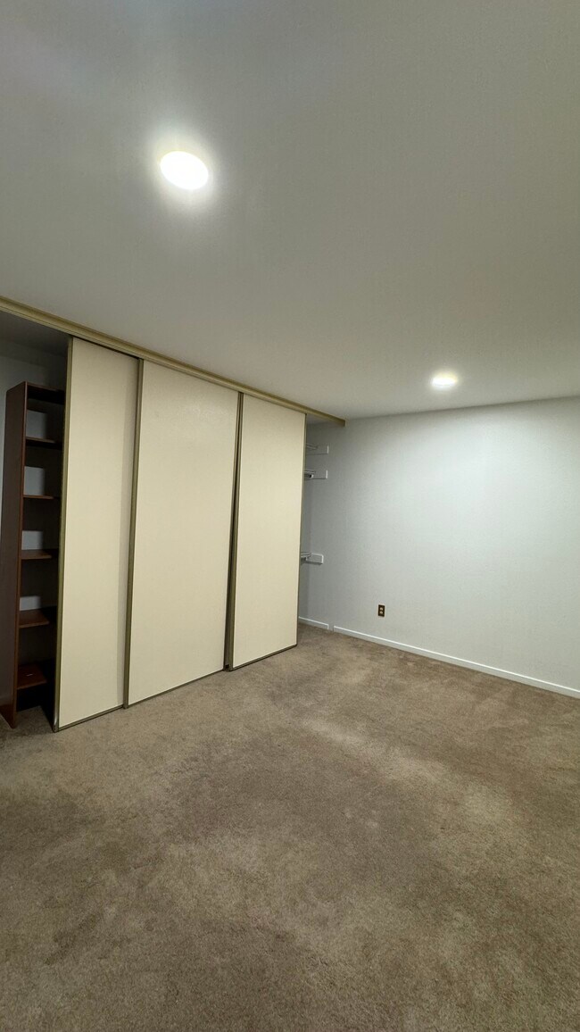 Building Photo - 12107 NE 149th St