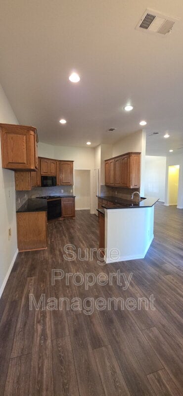 Building Photo - 629 Dorchester Dr