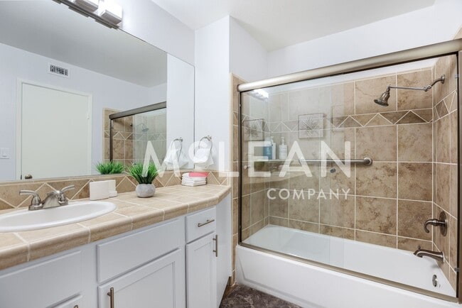 Building Photo - Two Bedroom - Rancho Mirage Private Home