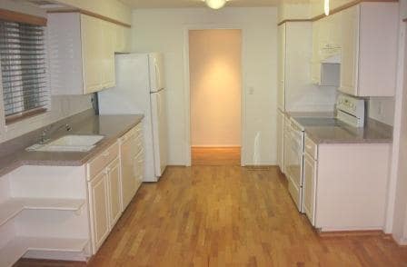 Building Photo - SalemTowne, Over 55 community