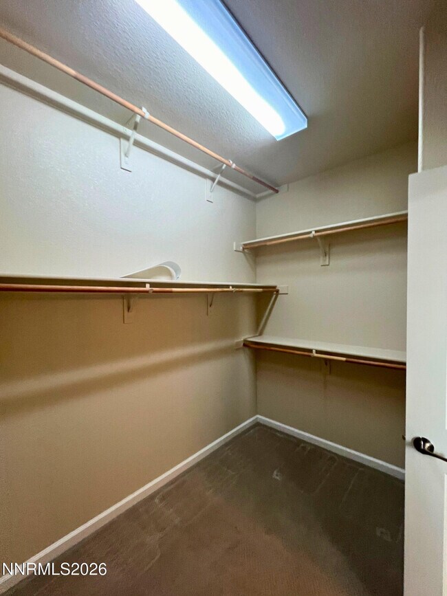 Building Photo - 7075 Diversey Dr