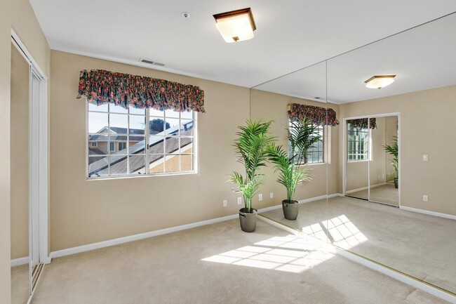 Building Photo - 639 Mercado Ct