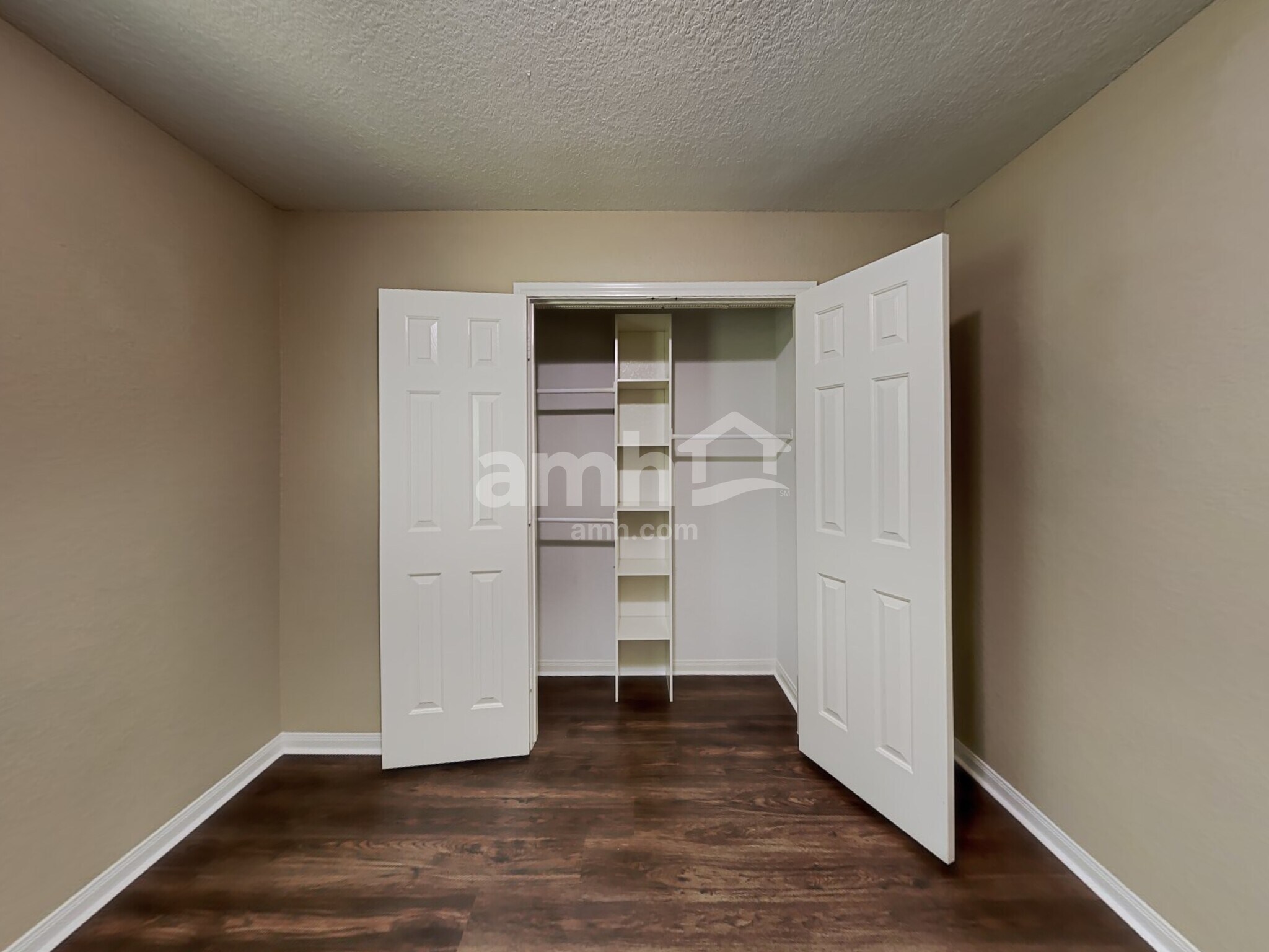 Building Photo - 3413 Stratford Dr