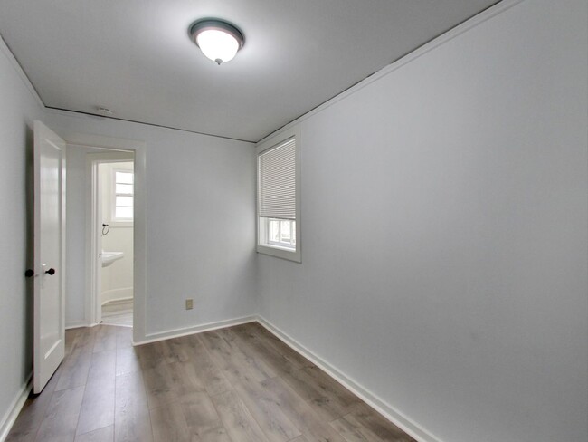 Building Photo - One Bedroom Available Now in Pac Heights!!