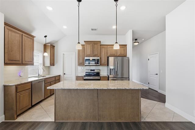 Building Photo - 310 Marigold Ct