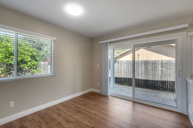 Building Photo - 344 Rancho Vista Pl