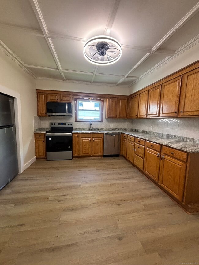 Building Photo - 161 Cliff St