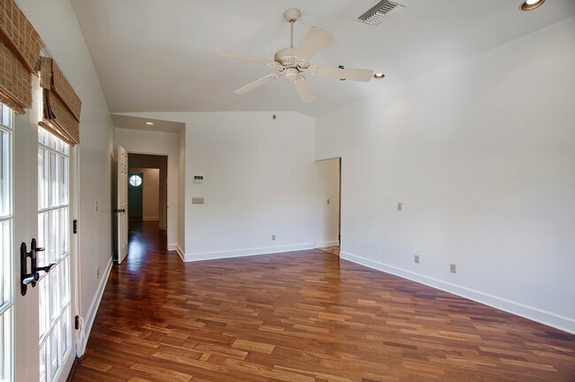 Building Photo - 4049 N 57th Pl