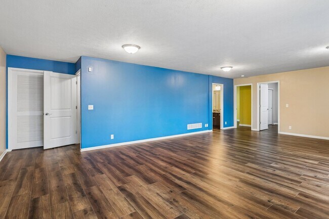 Building Photo - Beautiful Ranch Home Backing to Trees!!