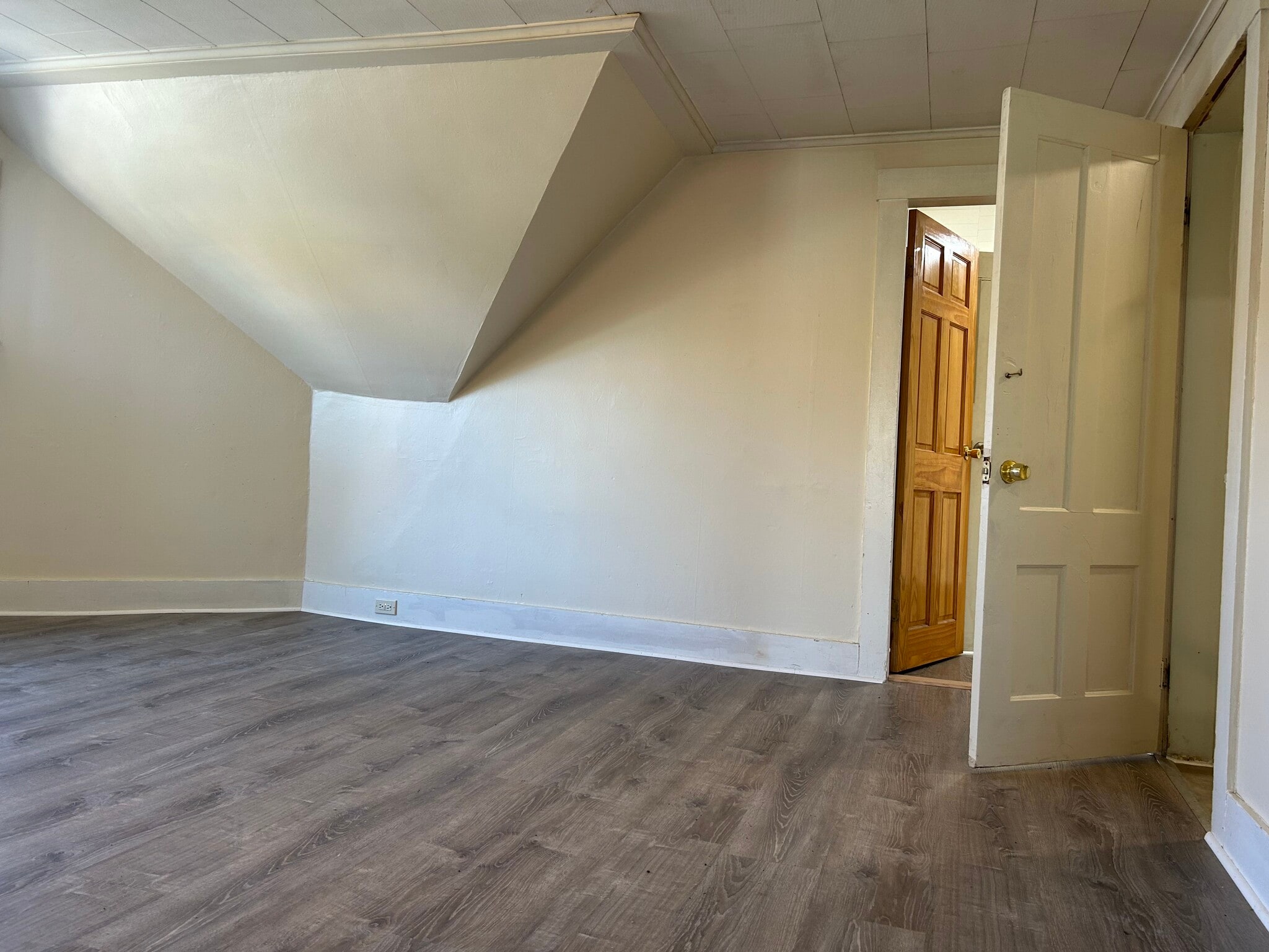 Living Room - 201 Roxbury St