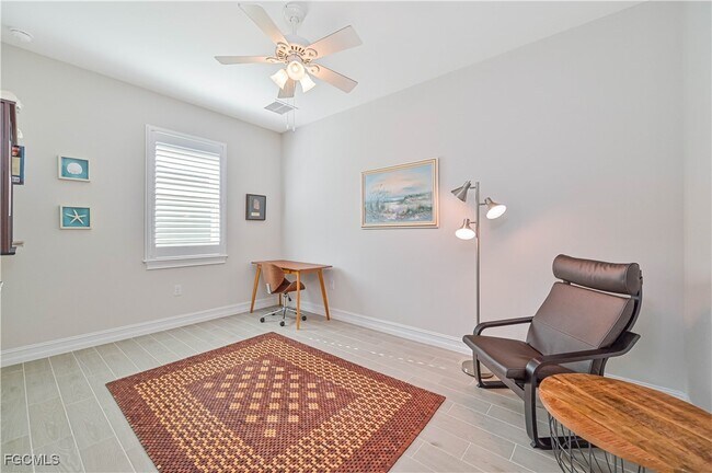 Building Photo - 43784 Sparrow Dr