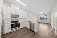 Building Photo - 121 34th St