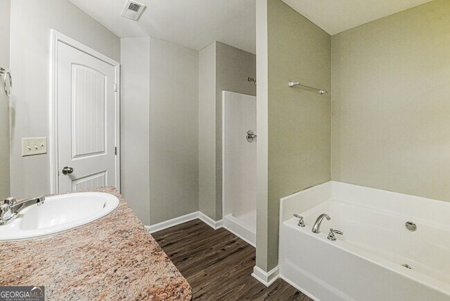Building Photo - 434 Highland Falls Dr