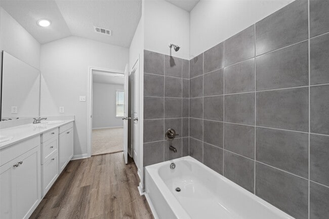 Building Photo - 1434 25th St