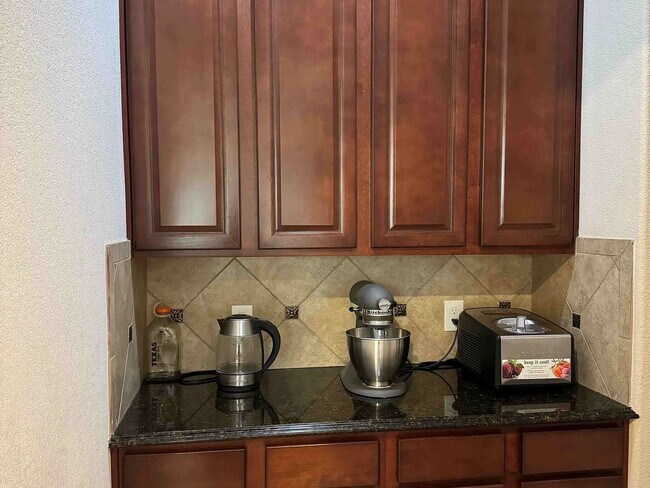 Building Photo - Walsh Trails Beautiful Home