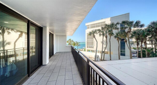 Building Photo - 4822 Ocean Blvd