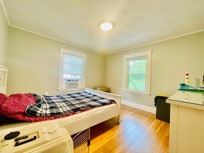 Building Photo - 22 Potomac St