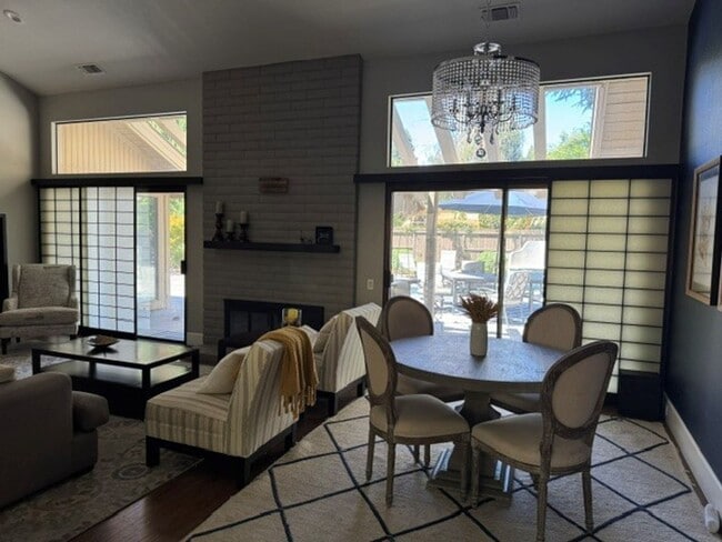 Building Photo - Gorgeous 3-Bedroom House in Gold River wit...