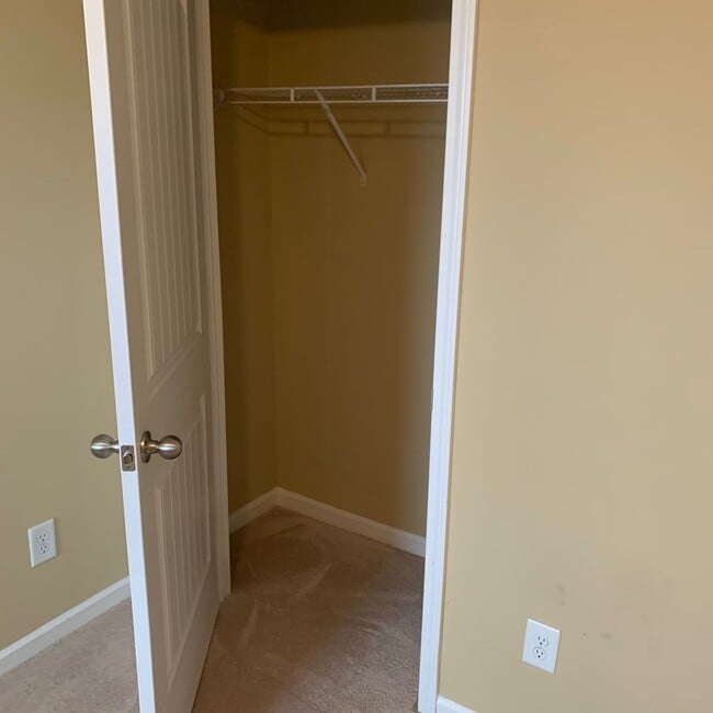 Building Photo - Townhome Condo