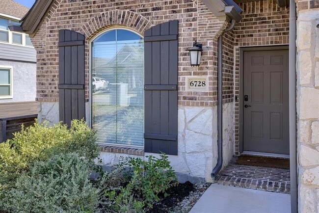 Building Photo - 6728 Llano Stage Trl