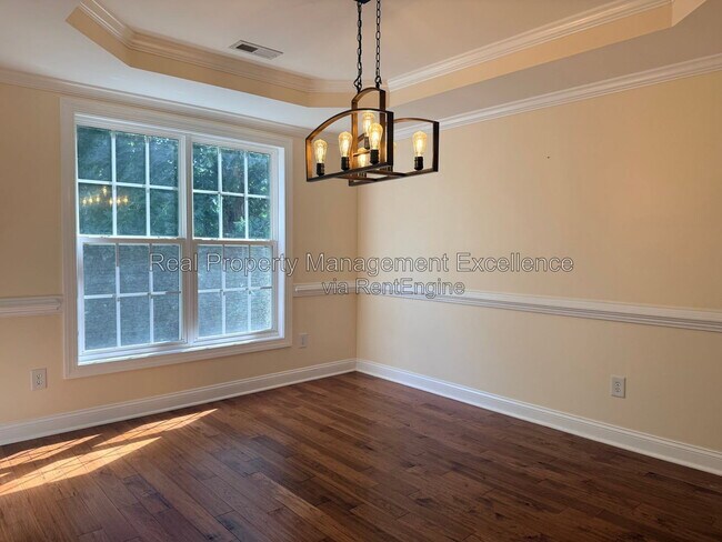 Building Photo - 305 Holly Thorn Trace
