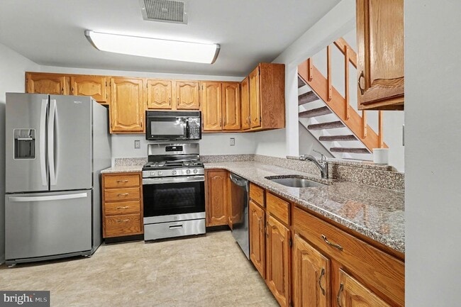 Building Photo - 910 Mountainview Dr