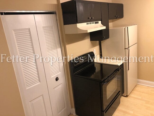 Building Photo - Eastside Evansville Condo!!!