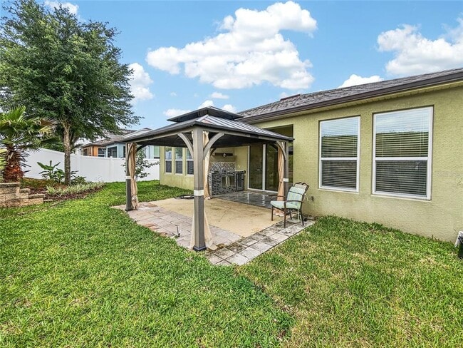 Building Photo - 2062 Redbay Ave