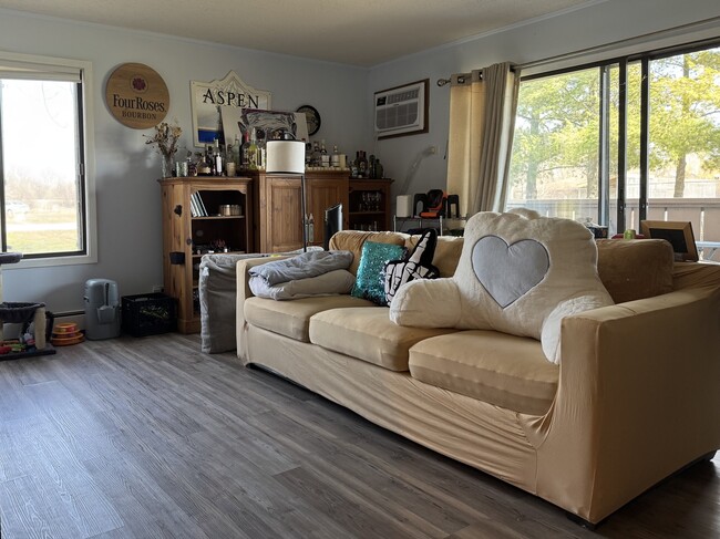 Building Photo - 1 Cedar Ct