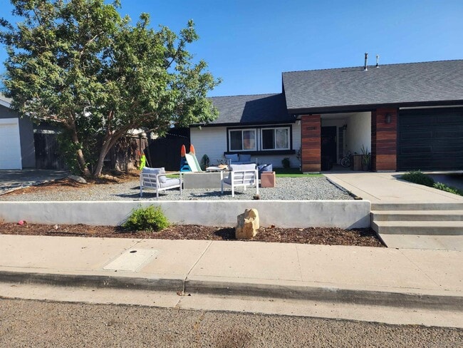 Building Photo - 10241 Easthaven Dr