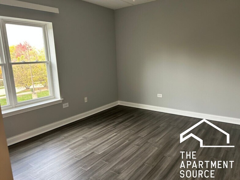 Building Photo - 3420 N Old Arlington Heights Rd