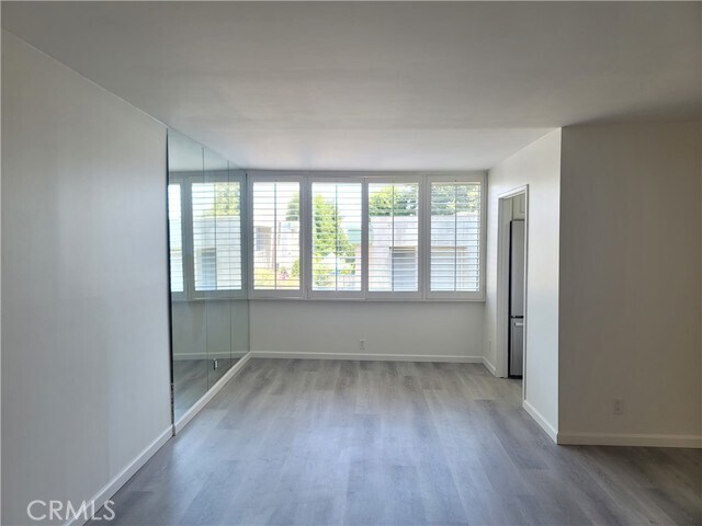 Building Photo - 5301 Balboa Blvd