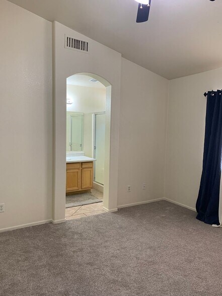 Building Photo - 2868 S Beck Dr