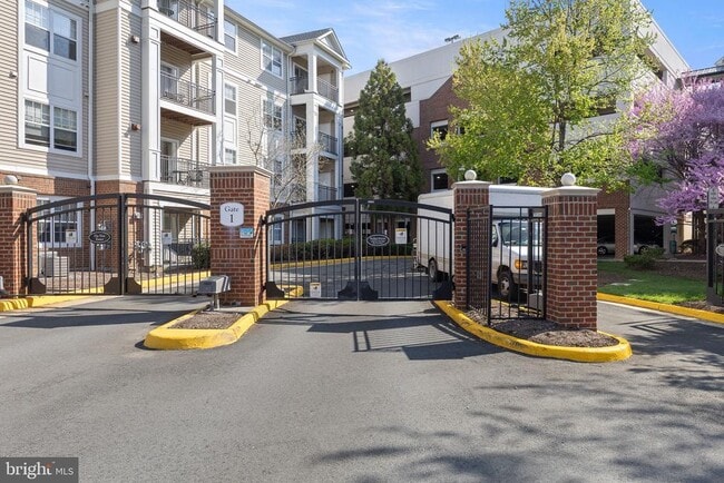 Building Photo - 12901 Centre Park Cir