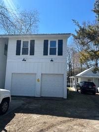 Building Photo - 405 Pine Ave