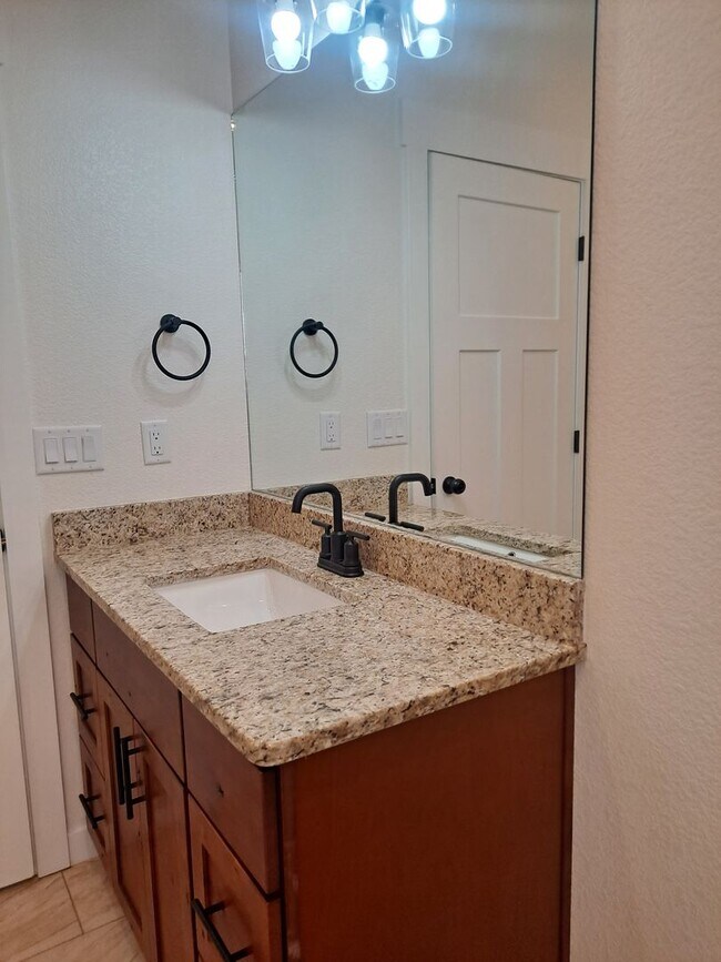 Building Photo - ALL PROSPECTIVE TENANTS MUST SUBMIT A $58 NON-REFUNDABLE APPLICATION FEE PER APPLICANT ONLINE AND...