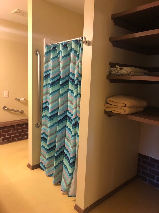 Building Photo - *FULLY FURNISHED* 1 Bedroom, 1 Bathroom Apartment *UTILITIES INCLUDED*