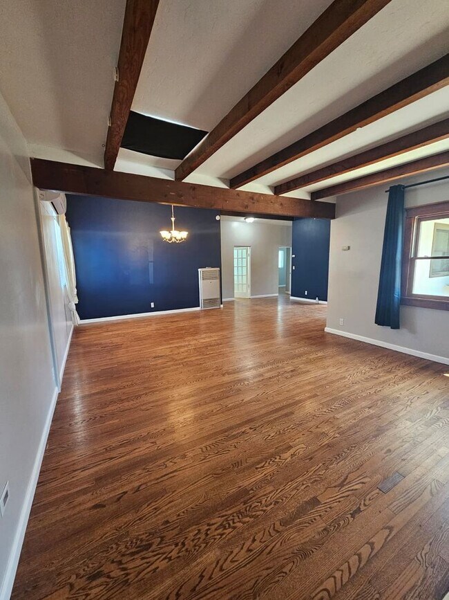 Building Photo - 352 Bonito Ave