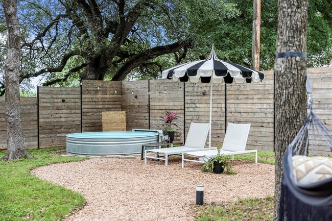 Building Photo - 6903 Whispering Oaks Dr