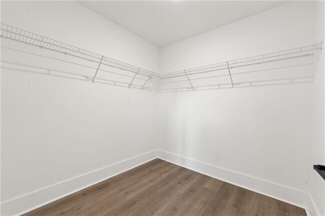 Building Photo - 3571 Overlook Rd NW