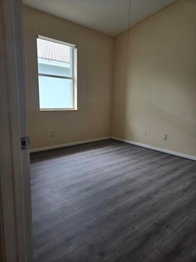 Building Photo - 3141 Laurel Ridge Cir