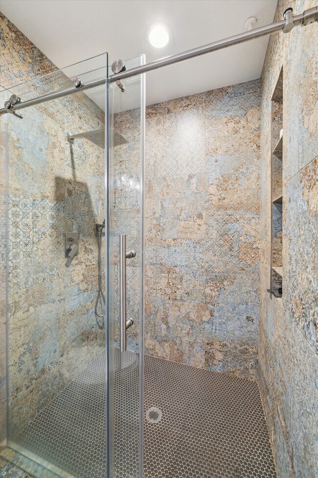 Building Photo - 1901 Post Oak Blvd