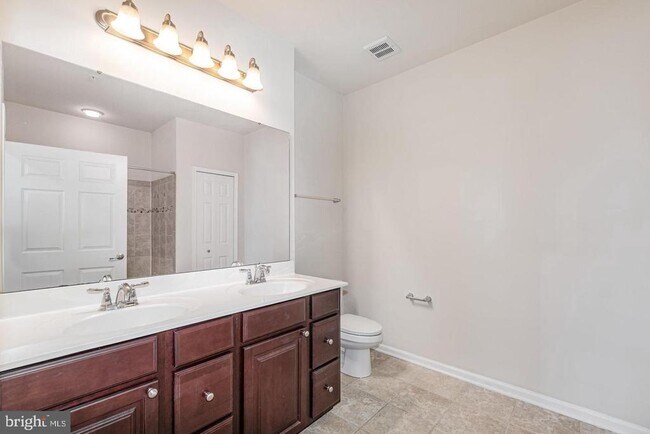 Building Photo - 1624 Hardwick Ct