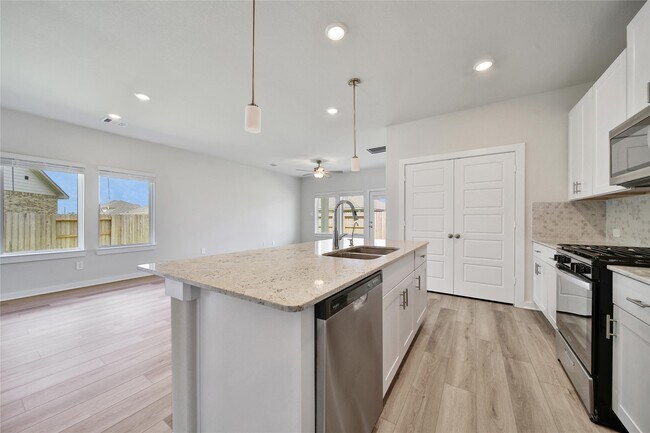 Building Photo - 12107 Willow Holw Ln