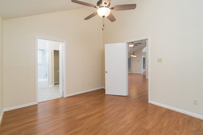 Building Photo - 5306 Acorn Ct