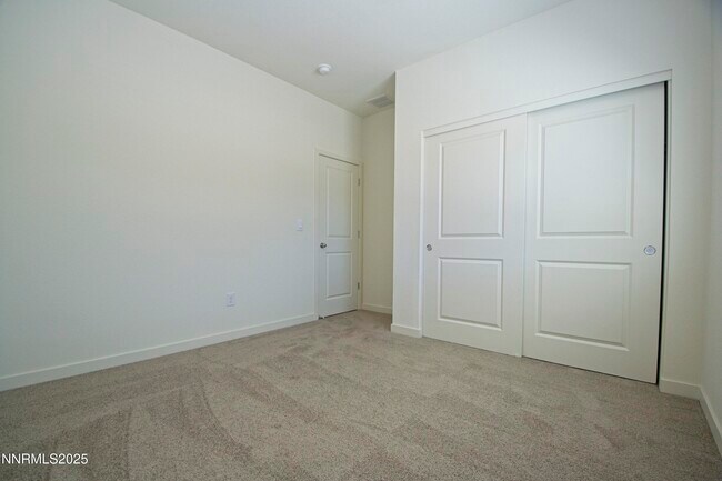 Building Photo - 843 Orchard Rock Dr