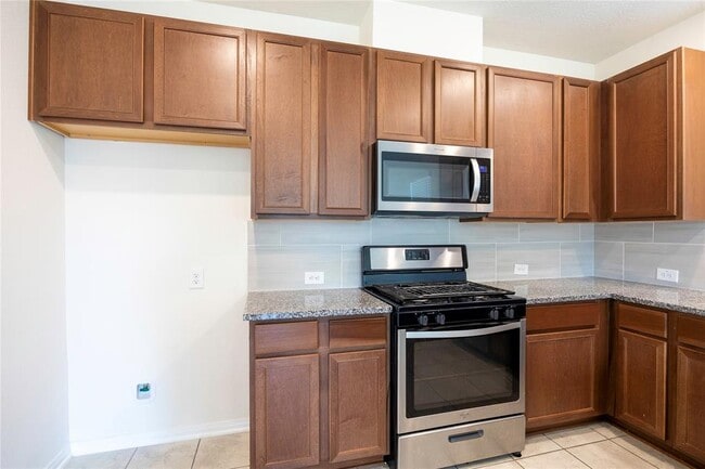 Building Photo - 702 Hardwood Grv Ct