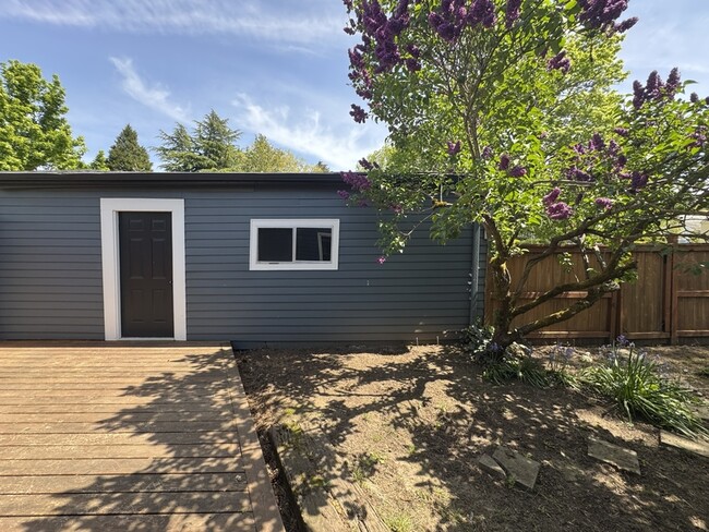 Building Photo - 2393 Emerald St